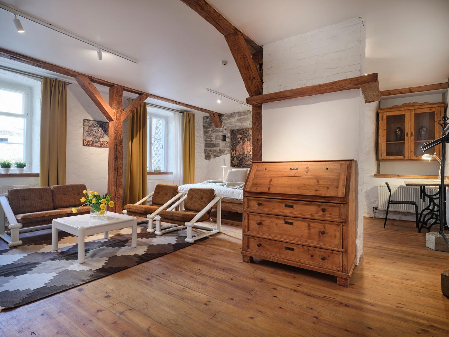 Historic Apartment With Private Garden In Old Town タリン エクステリア 写真
