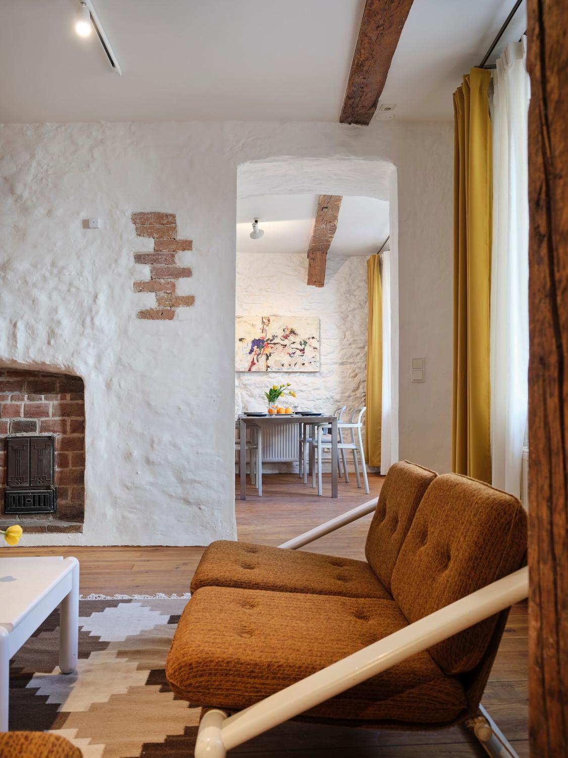 Historic Apartment With Private Garden In Old Town タリン エクステリア 写真
