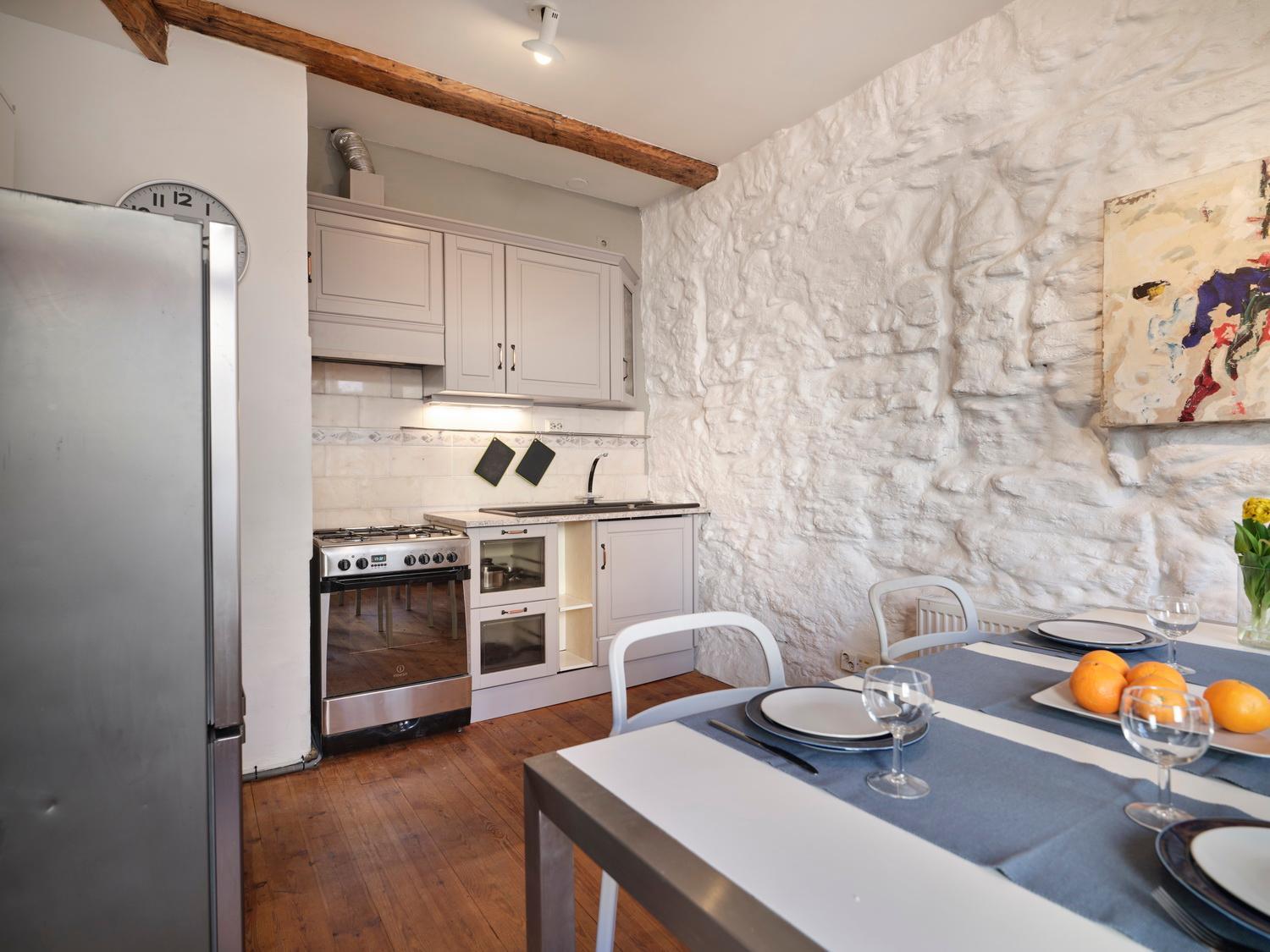 Historic Apartment With Private Garden In Old Town タリン エクステリア 写真